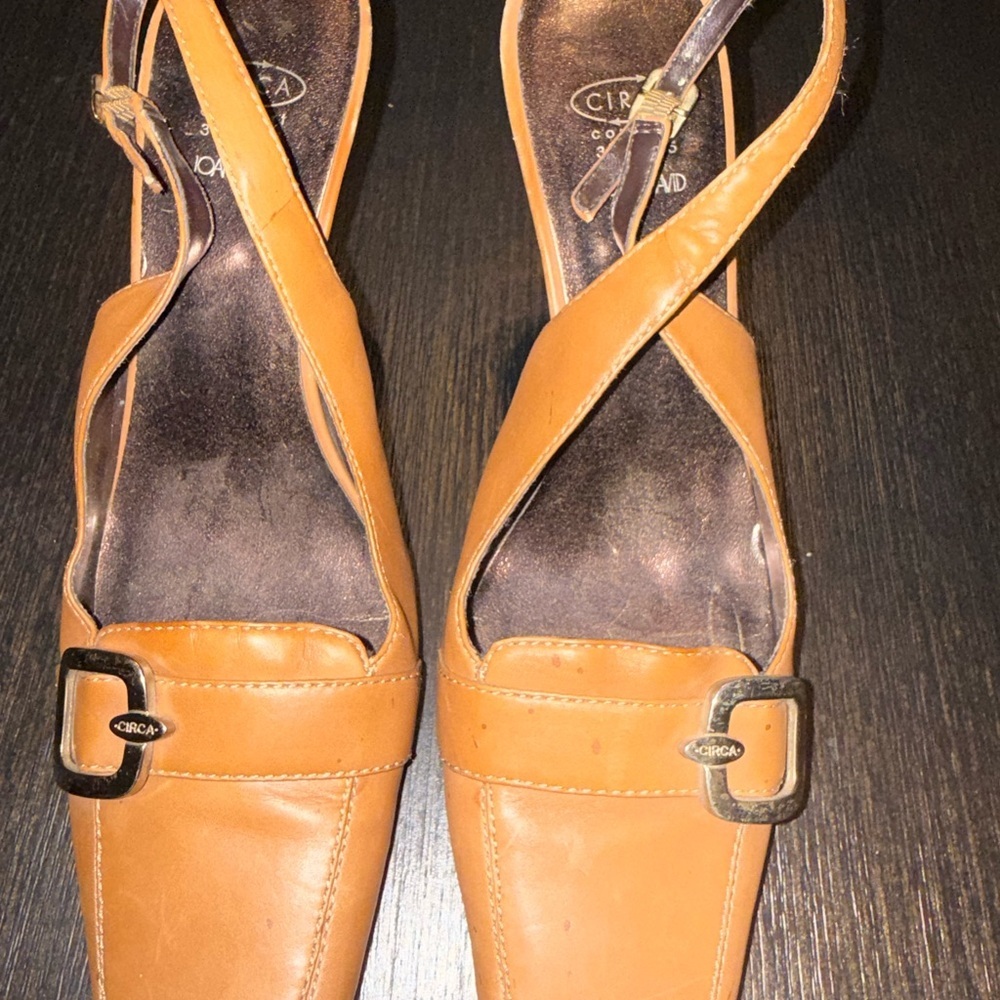 Vintage Women's Tan Leather Slingback Shoes